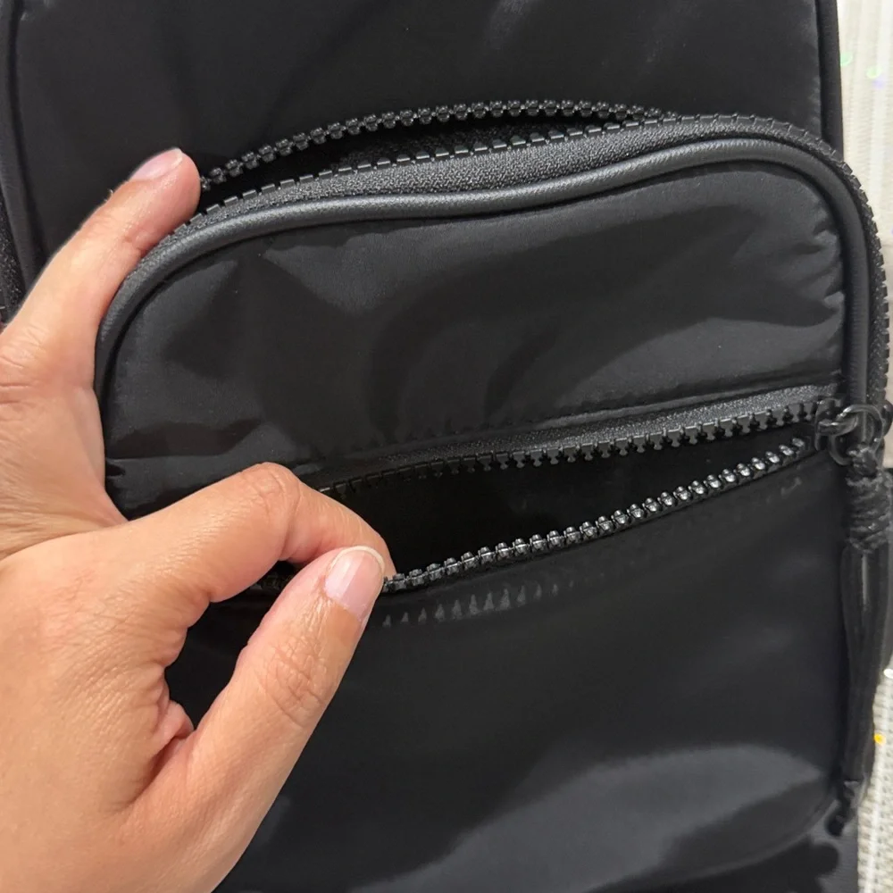 No Boundaries Women’s Black Hands Free Sling Bag Backpack NWOT